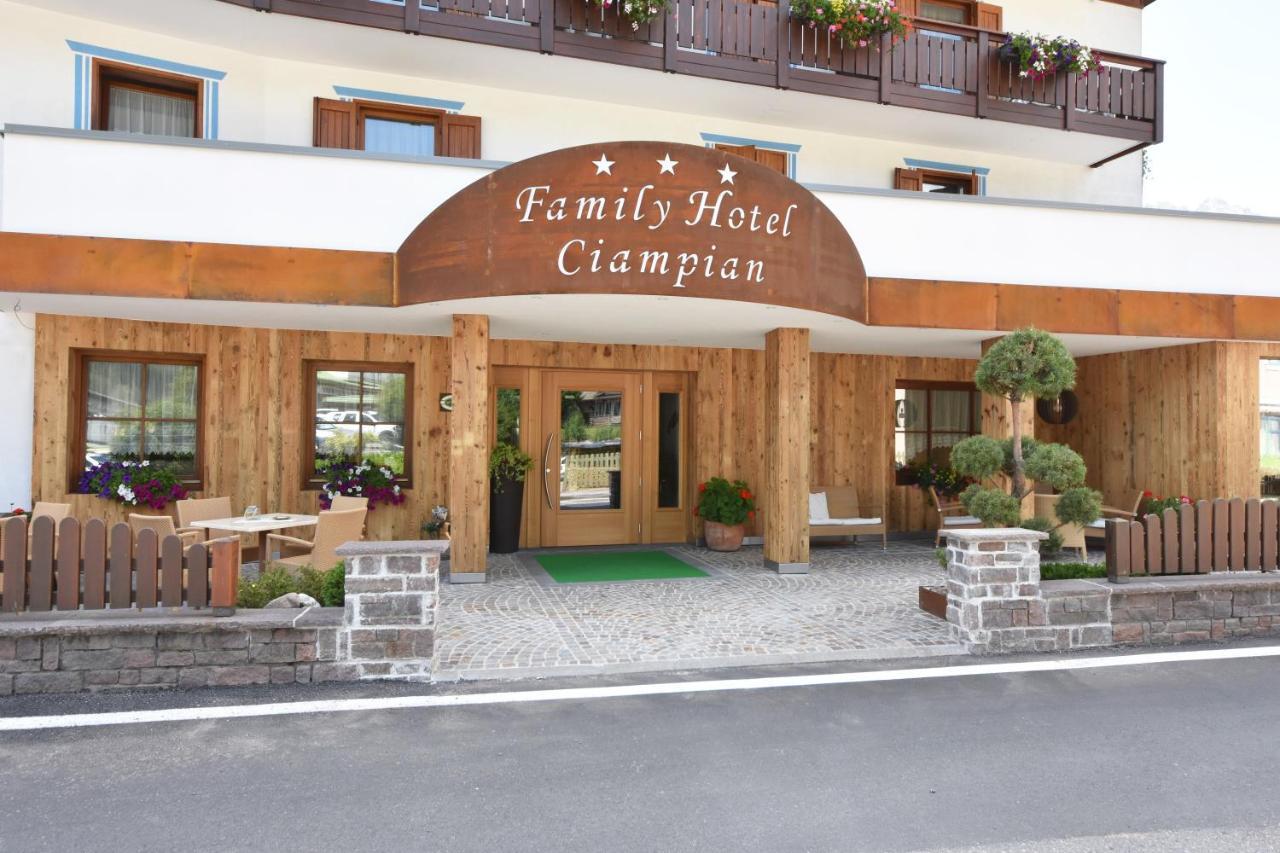 מואנה Hotel Ciampian מראה חיצוני תמונה